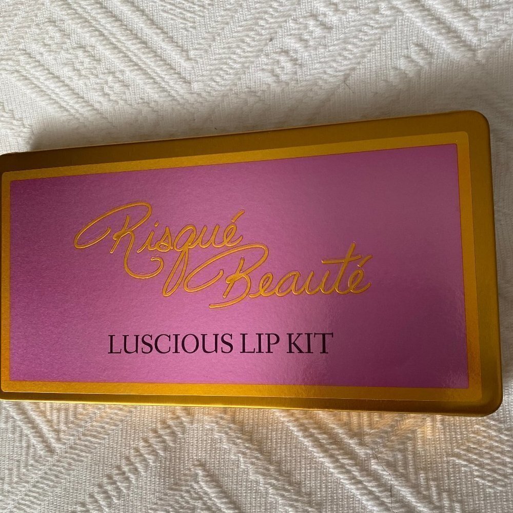 8 Color Luscious Lip Kit/Palate